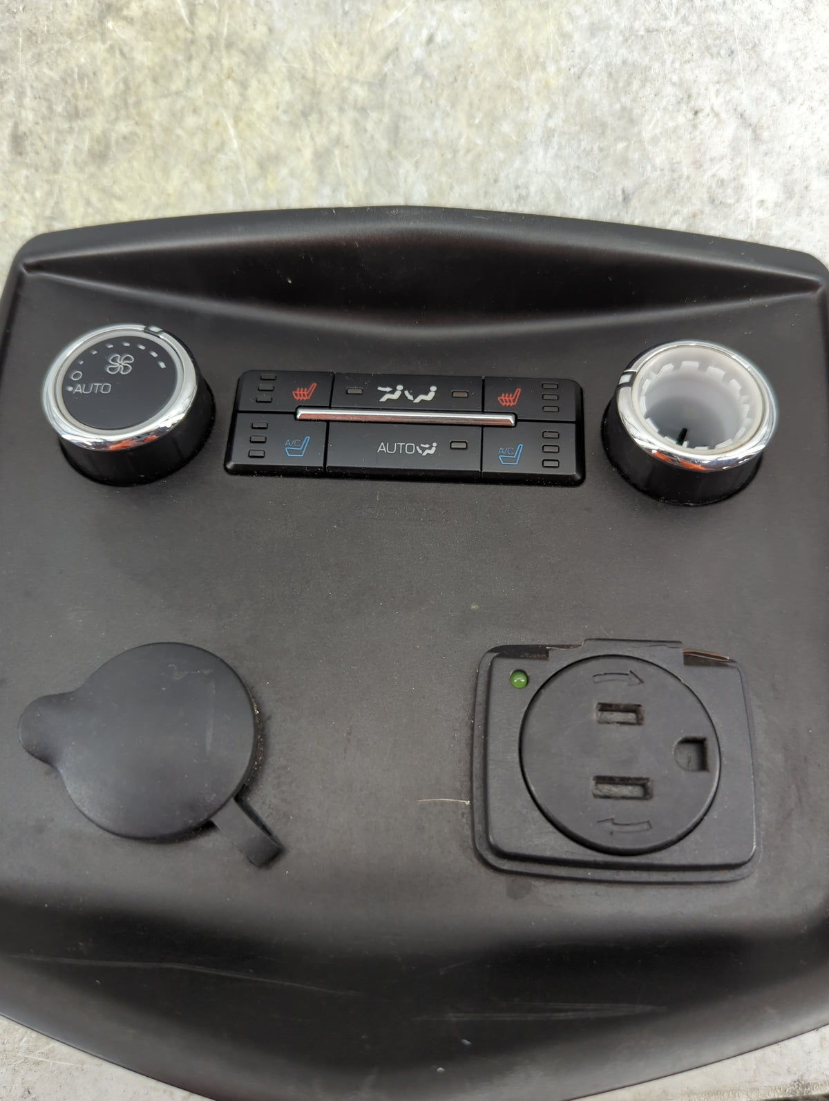 2013-2019 Lincoln Mkt Climate Control Module Temperature AC/Heater Replacement P/N:DP5T-19G247-AB Fits OEM Used Auto Parts -