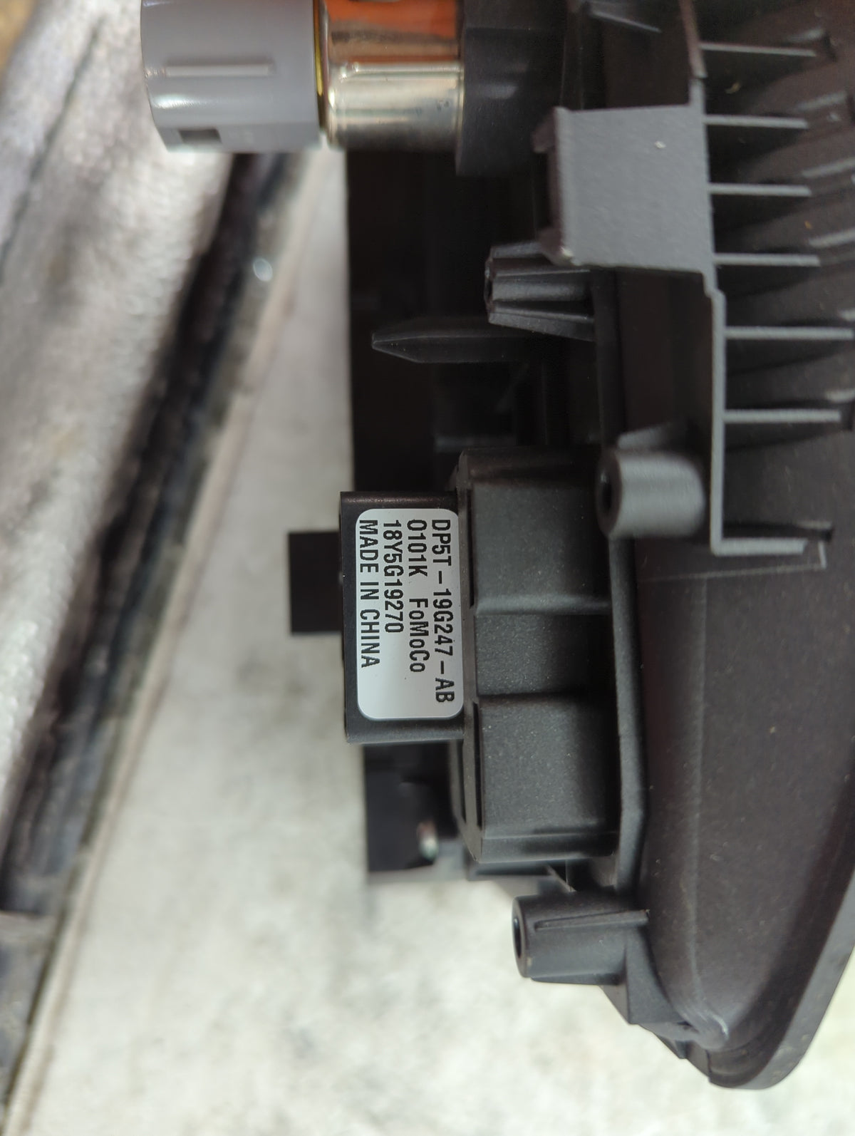 2013-2019 Lincoln Mkt Climate Control Module Temperature AC/Heater Replacement P/N:DP5T-19G247-AB Fits OEM Used Auto Parts -