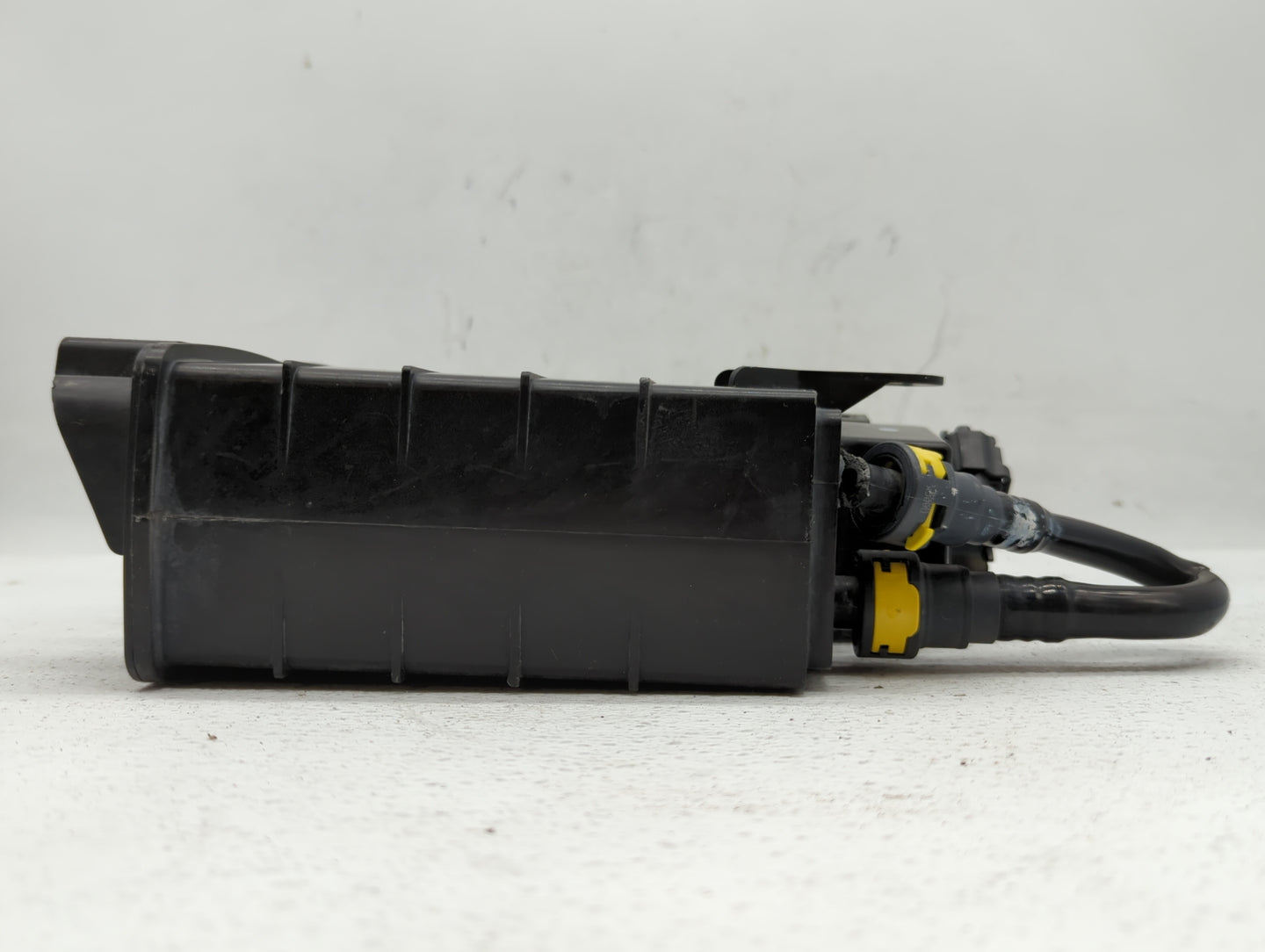 2016 Lincoln Mkt Fuel Vapor Charcoal Canister - Oemusedautoparts1.com