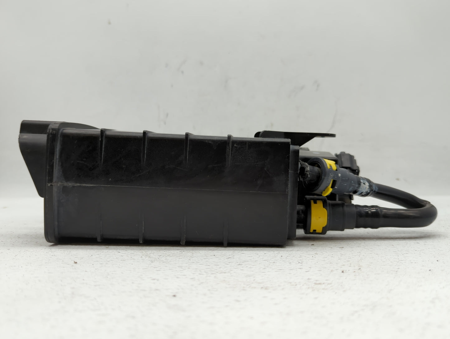 2016 Lincoln Mkt Fuel Vapor Charcoal Canister - Oemusedautoparts1.com