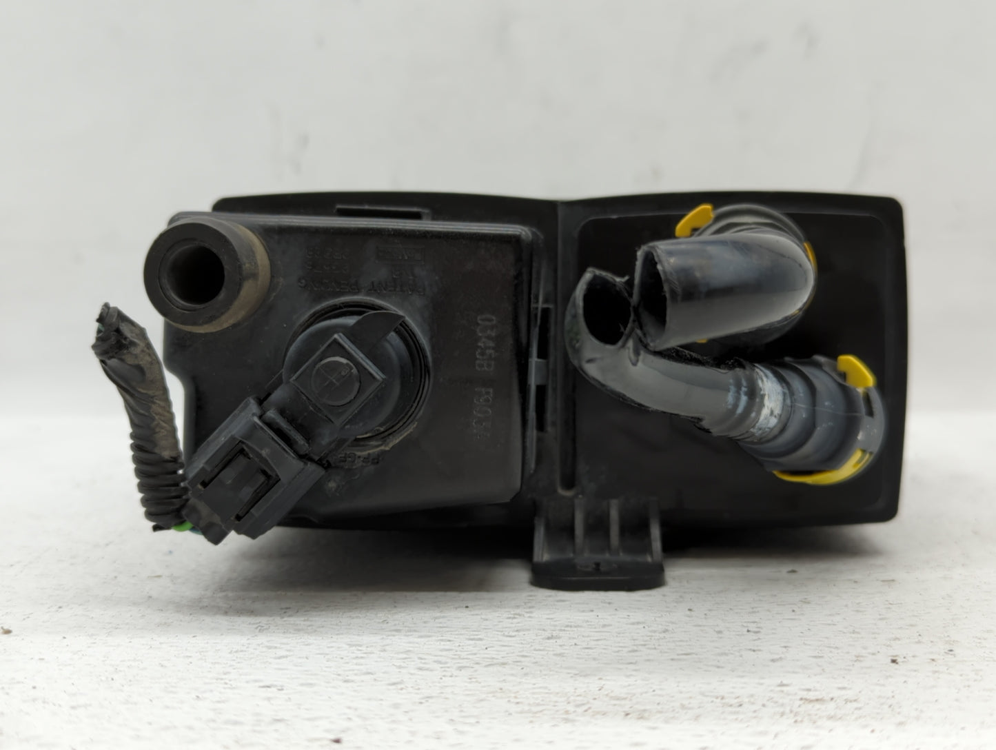 2016 Lincoln Mkt Fuel Vapor Charcoal Canister - Oemusedautoparts1.com