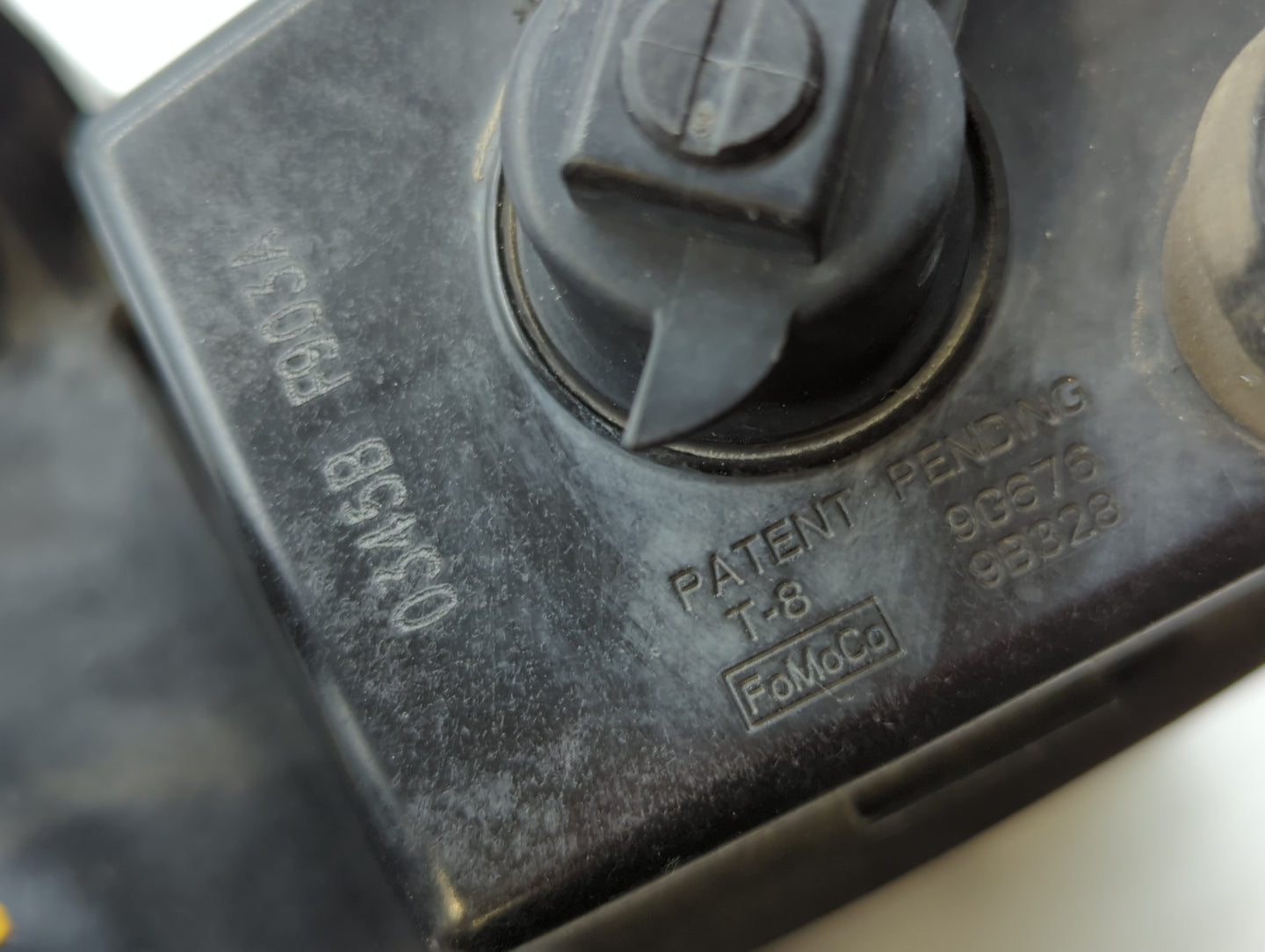 2016 Lincoln Mkt Fuel Vapor Charcoal Canister - Oemusedautoparts1.com