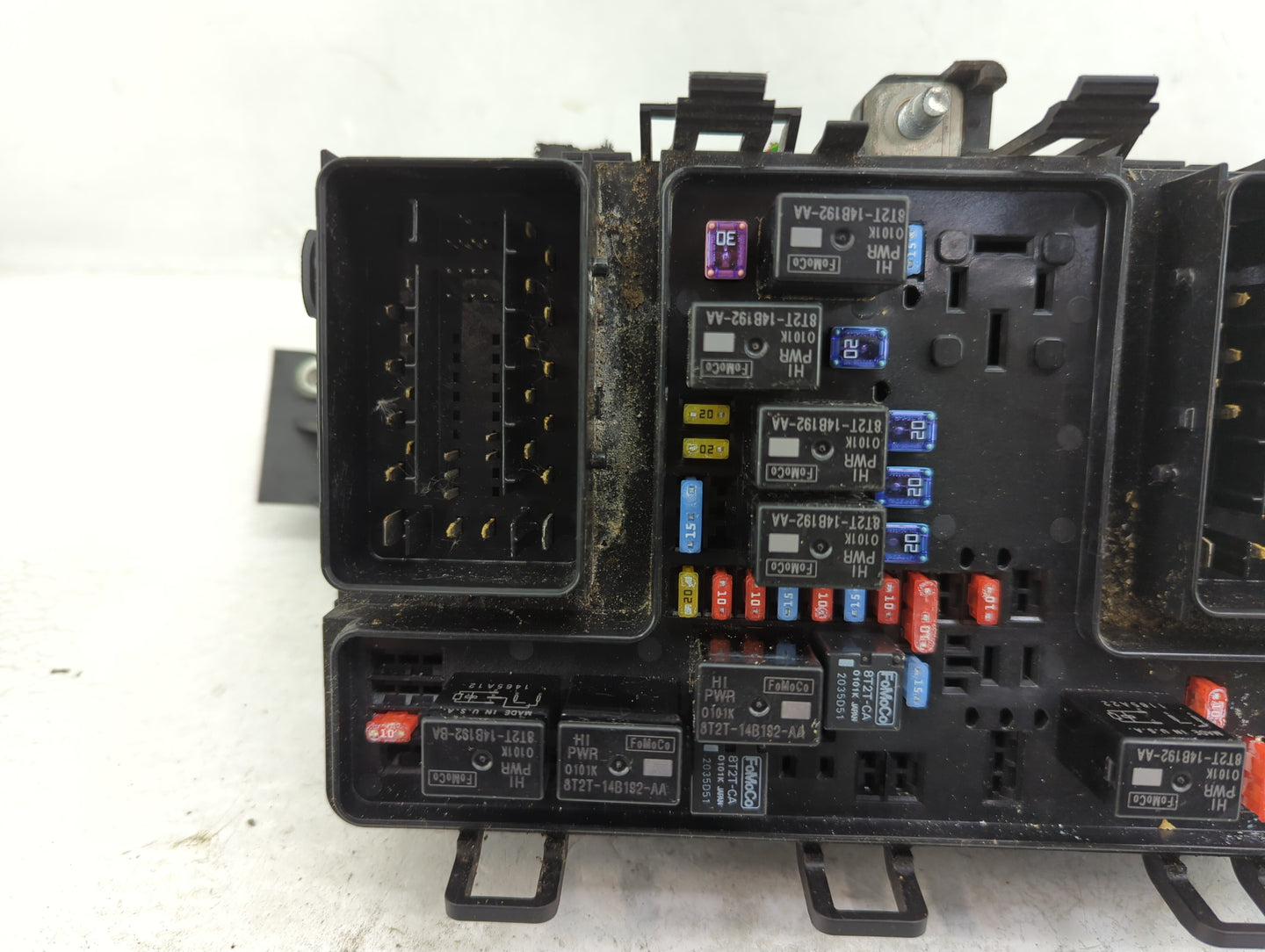 2016-2017 Lincoln Mkx Fusebox Fuse Box Panel Relay Module Fits Fits 2015 2016 2017 2018 OEM Used Auto Parts - Oemusedautopar