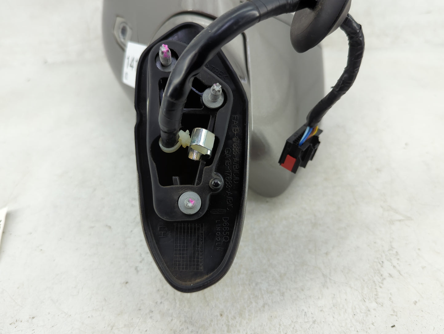 2016-2018 Lincoln Mkx Driver Side View Mirror - Left Door Mirror OEM Used - Oemusedautoparts1.com