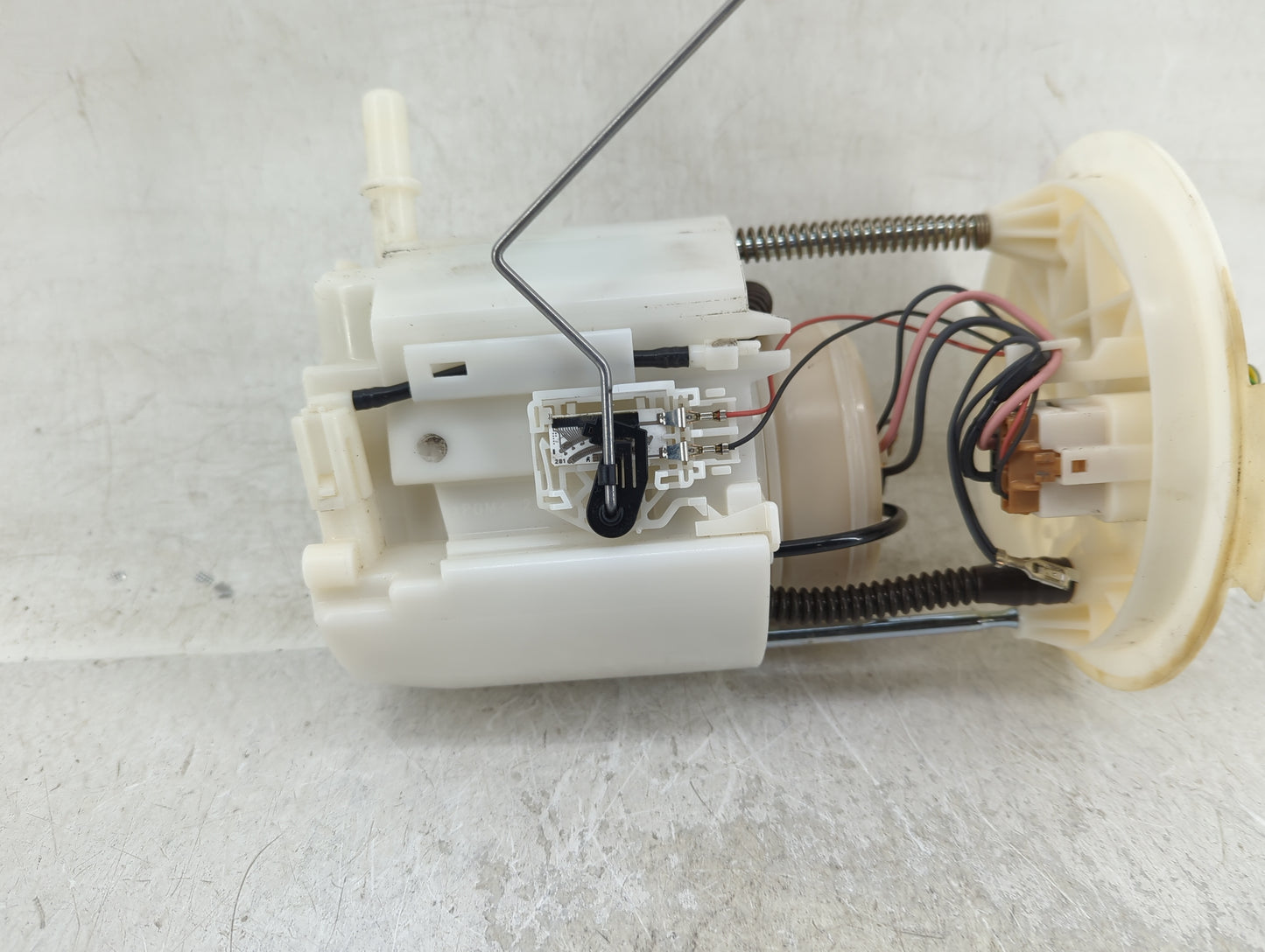 2016-2018 Lincoln Mkx Electrical Gas Fuel Pump Assembly - Oemusedautoparts1.com