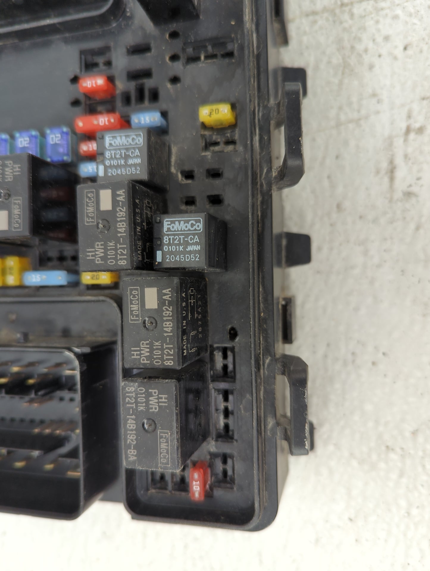 2016-2017 Lincoln Mkx Fusebox Fuse Box Panel Relay Module P/N:G2GT14A075AA Fits Fits 2015 2016 2017 2018 OEM Used Auto Parts