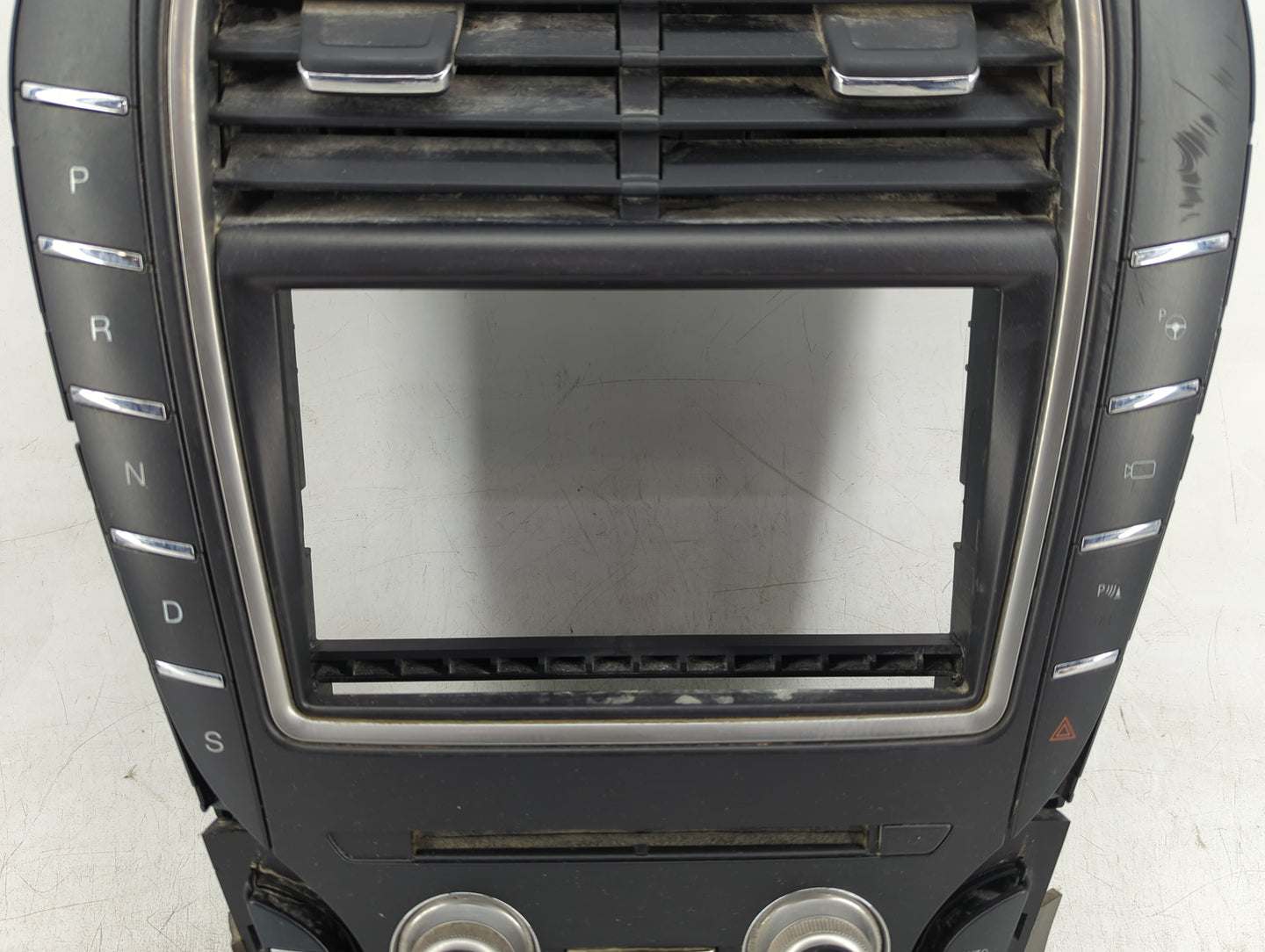 2016 Lincoln Mkx Radio AM FM Cd Player Receiver Replacement P/N:FA1T-18D699-FH FA1T-18E245-FH Fits OEM Used Auto Parts - Oem
