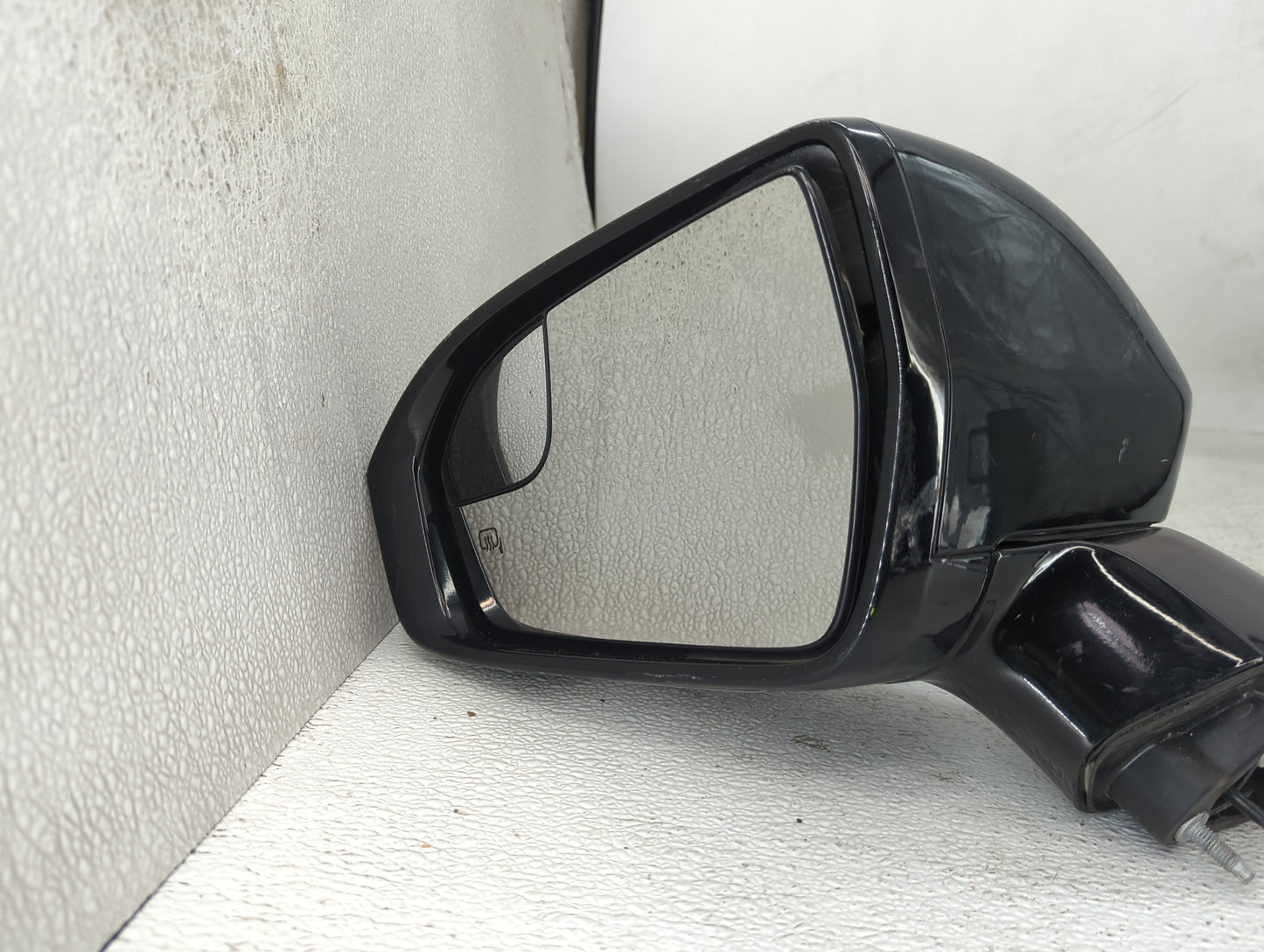 2016-2018 Lincoln Mkx Driver Side View Mirror - Left Door Mirror OEM Used - Oemusedautoparts1.com