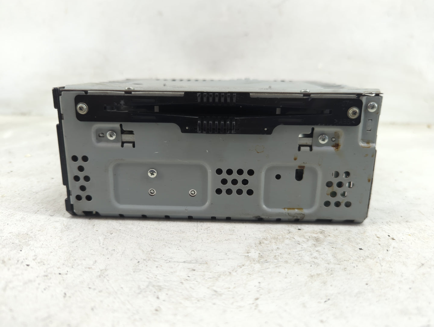 2016 Lincoln Mkx Radio AM FM Cd Player Receiver Replacement Fits OEM Used Auto Parts - Oemusedautoparts1.com