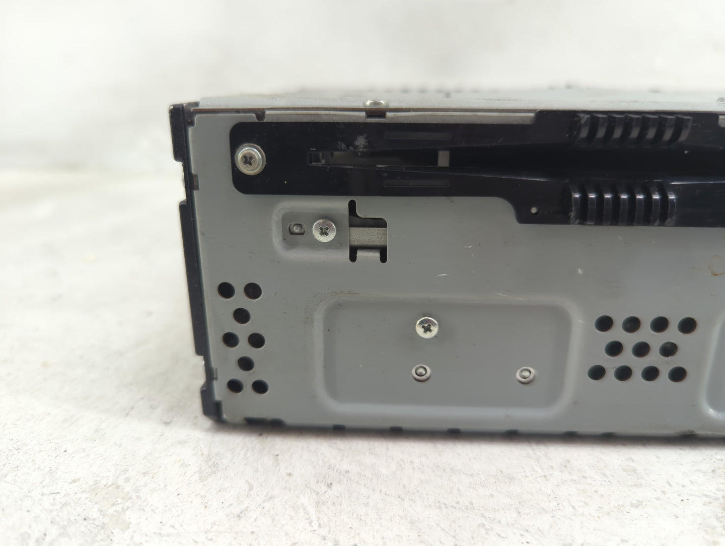 2016 Lincoln Mkx Radio AM FM Cd Player Receiver Replacement Fits OEM Used Auto Parts - Oemusedautoparts1.com