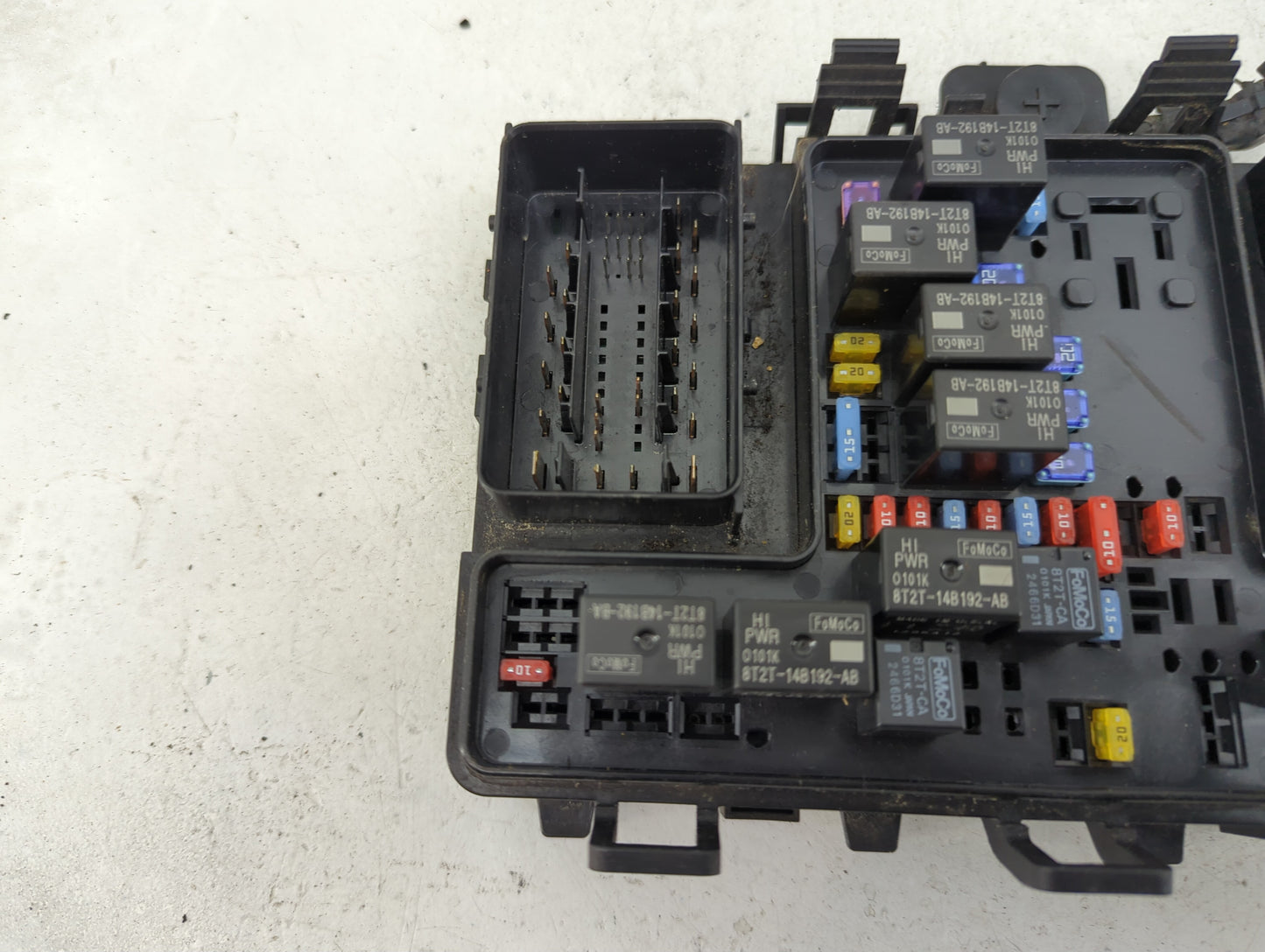 2016-2017 Lincoln Mkx Fusebox Fuse Box Panel Relay Module P/N:G2GT14A075AA BT2T-14B192-AB Fits Fits 2015 2016 2017 2018 OEM 