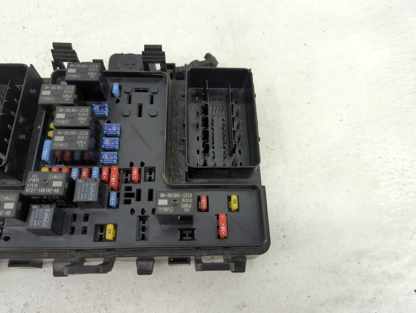 2016-2017 Lincoln Mkx Fusebox Fuse Box Panel Relay Module P/N:G2GT14A075AA BT2T-14B192-AB Fits Fits 2015 2016 2017 2018 OEM 