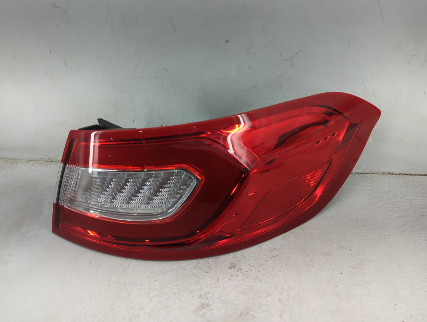 2016-2018 Lincoln Mkx Tail Light Assembly Passenger Right OEM P/N:FA1B-13A602-A Fits Fits 2016 2017 2018 OEM Used Auto Parts