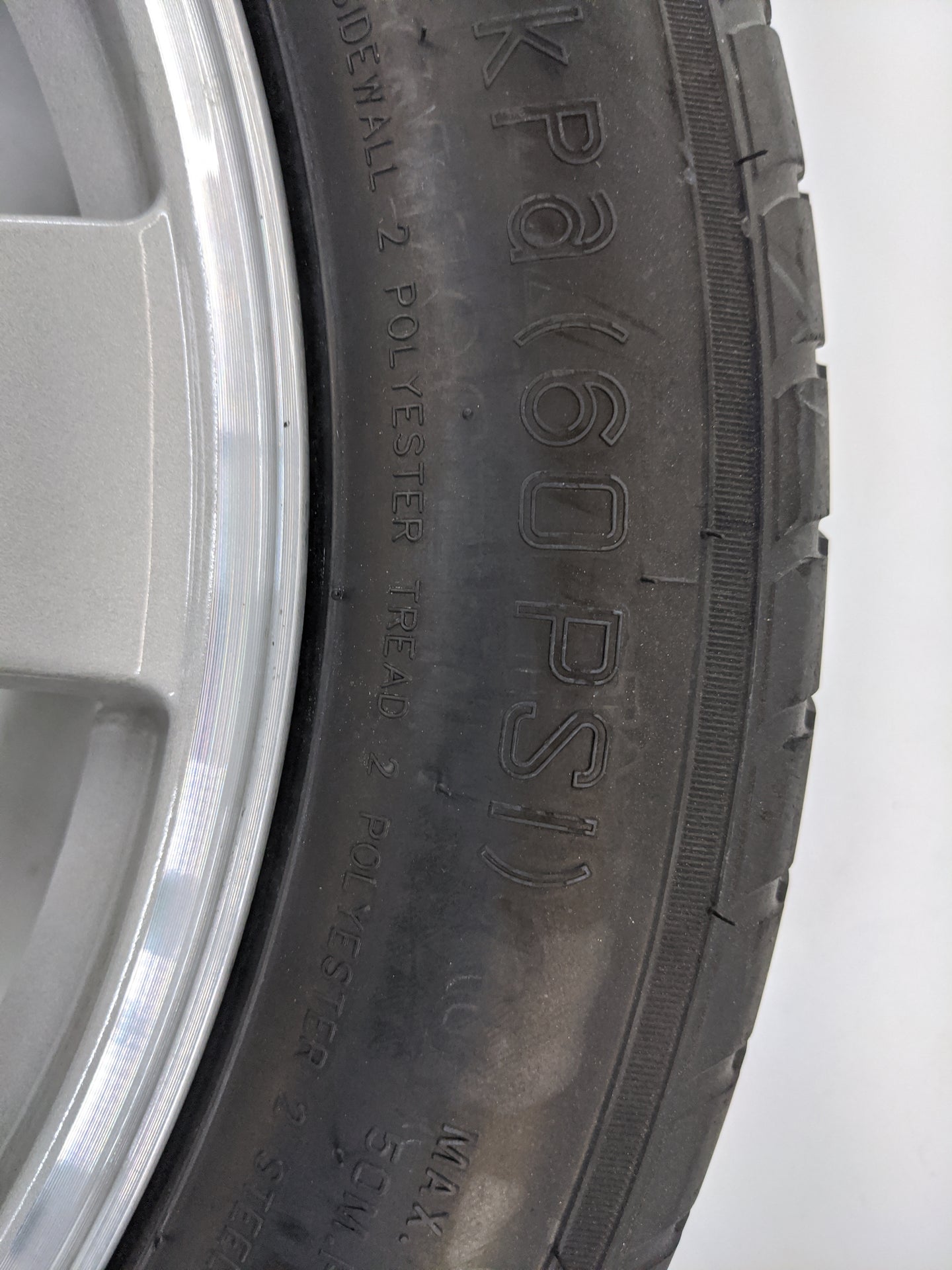 2016-2018 Lincoln Mkx Spare Donut Tire Wheel Rim Oem - Oemusedautoparts1.com