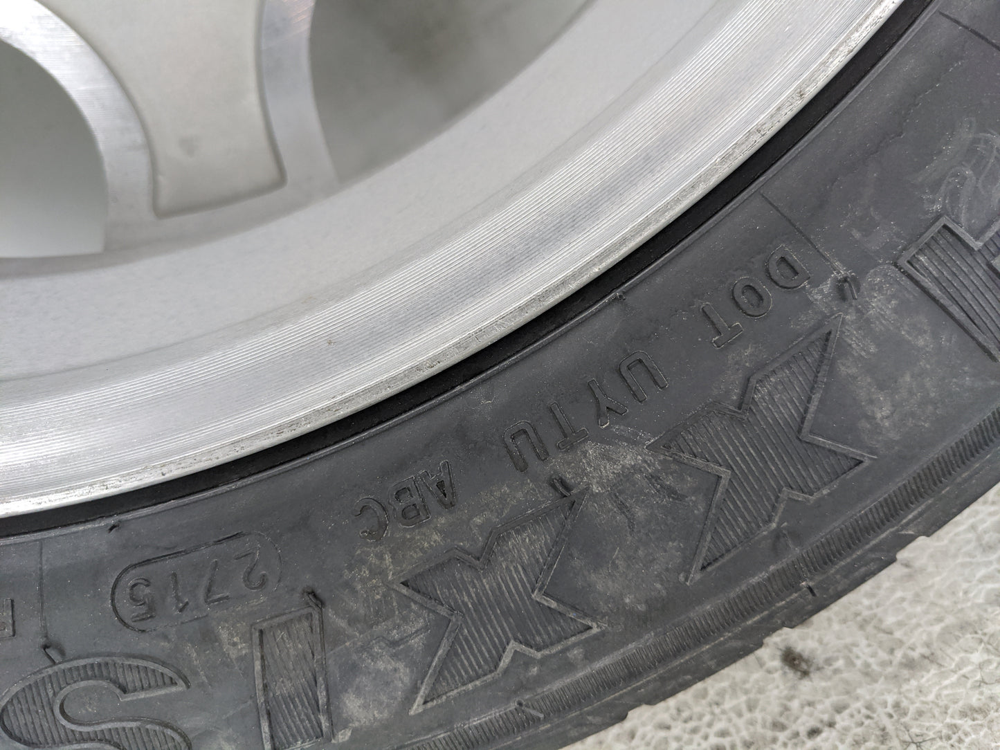 2016-2018 Lincoln Mkx Spare Donut Tire Wheel Rim Oem - Oemusedautoparts1.com
