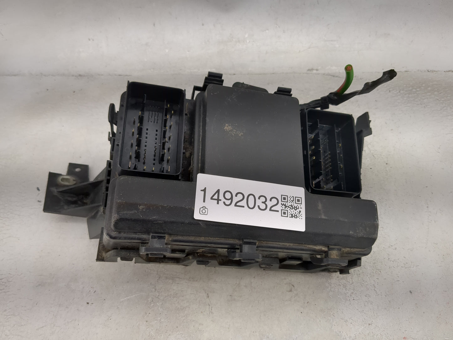 2016-2017 Lincoln Mkx Fusebox Fuse Box Panel Relay Module P/N:G2GT14A075AA BT2T-14B192-AB Fits Fits 2015 2016 2017 2018 OEM 