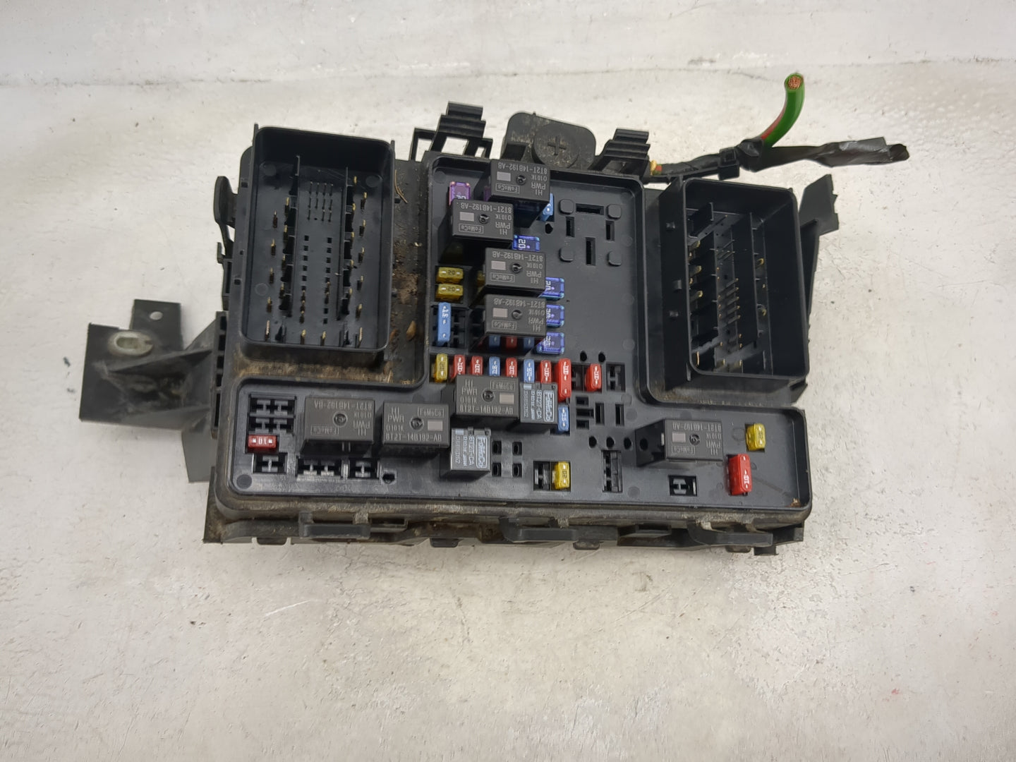 2016-2017 Lincoln Mkx Fusebox Fuse Box Panel Relay Module P/N:G2GT14A075AA BT2T-14B192-AB Fits Fits 2015 2016 2017 2018 OEM 