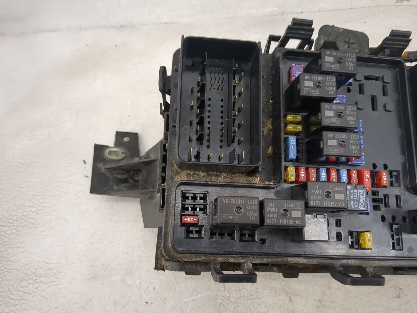 2016-2017 Lincoln Mkx Fusebox Fuse Box Panel Relay Module P/N:G2GT14A075AA BT2T-14B192-AB Fits Fits 2015 2016 2017 2018 OEM 