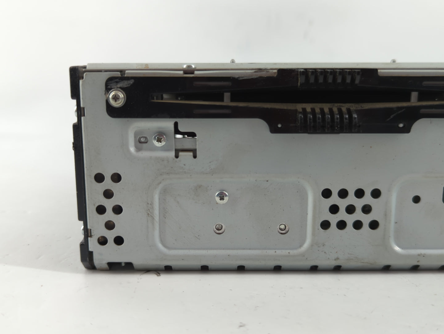 2016 Lincoln Mkx Radio AM FM Cd Player Receiver Replacement Fits OEM Used Auto Parts - Oemusedautoparts1.com