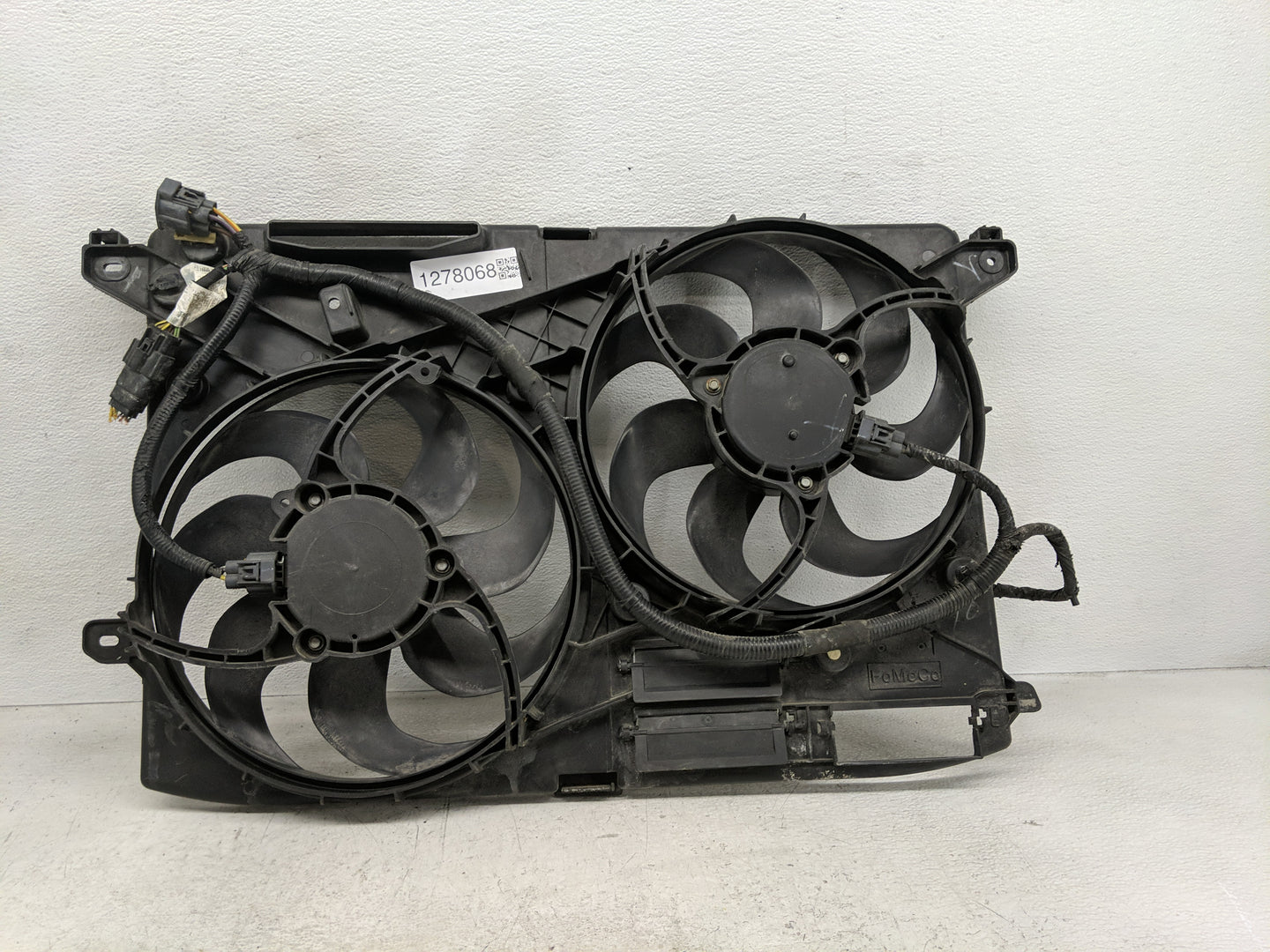 2016-2020 Lincoln Mkz Electric Radiator Cooling Fan Motor Assembly P/N:10891220 10891320 Fits Fits 2016 2017 2018 2019 2020 