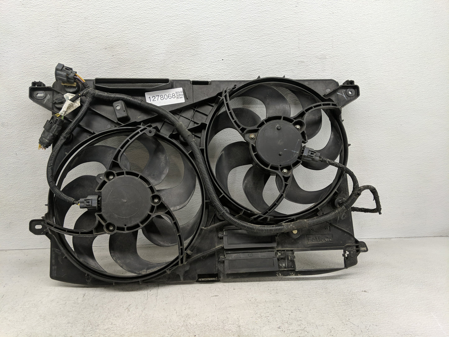 2016-2020 Lincoln Mkz Electric Radiator Cooling Fan Motor Assembly P/N:10891220 10891320 Fits Fits 2016 2017 2018 2019 2020 