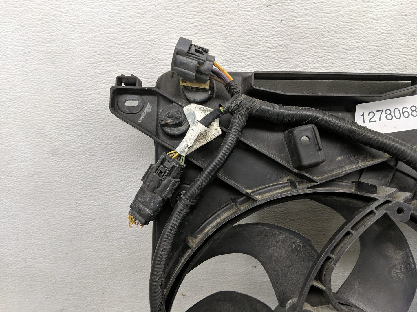 2016-2020 Lincoln Mkz Electric Radiator Cooling Fan Motor Assembly P/N:10891220 10891320 Fits Fits 2016 2017 2018 2019 2020 