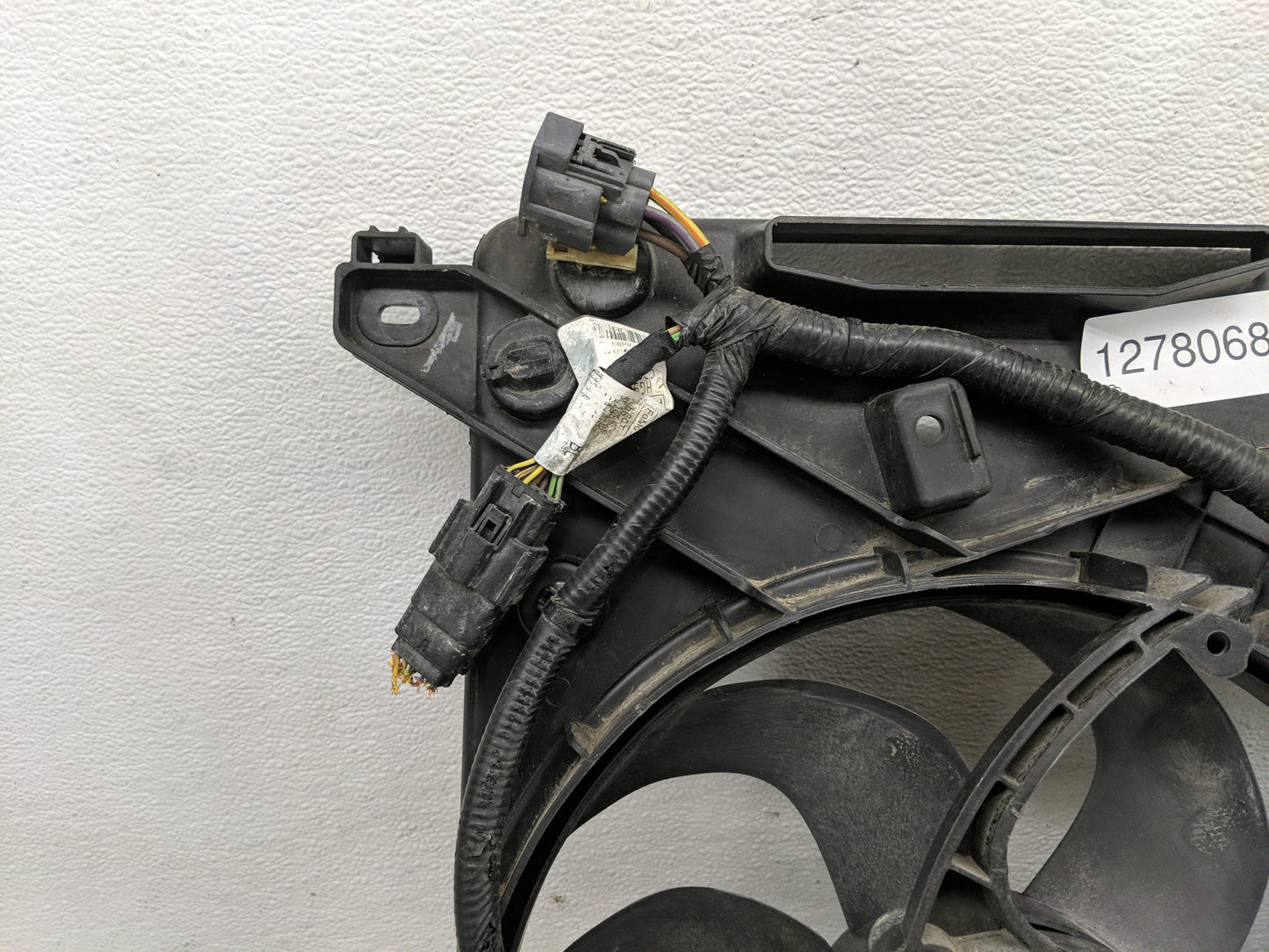 2016-2020 Lincoln Mkz Electric Radiator Cooling Fan Motor Assembly P/N:10891220 10891320 Fits Fits 2016 2017 2018 2019 2020 