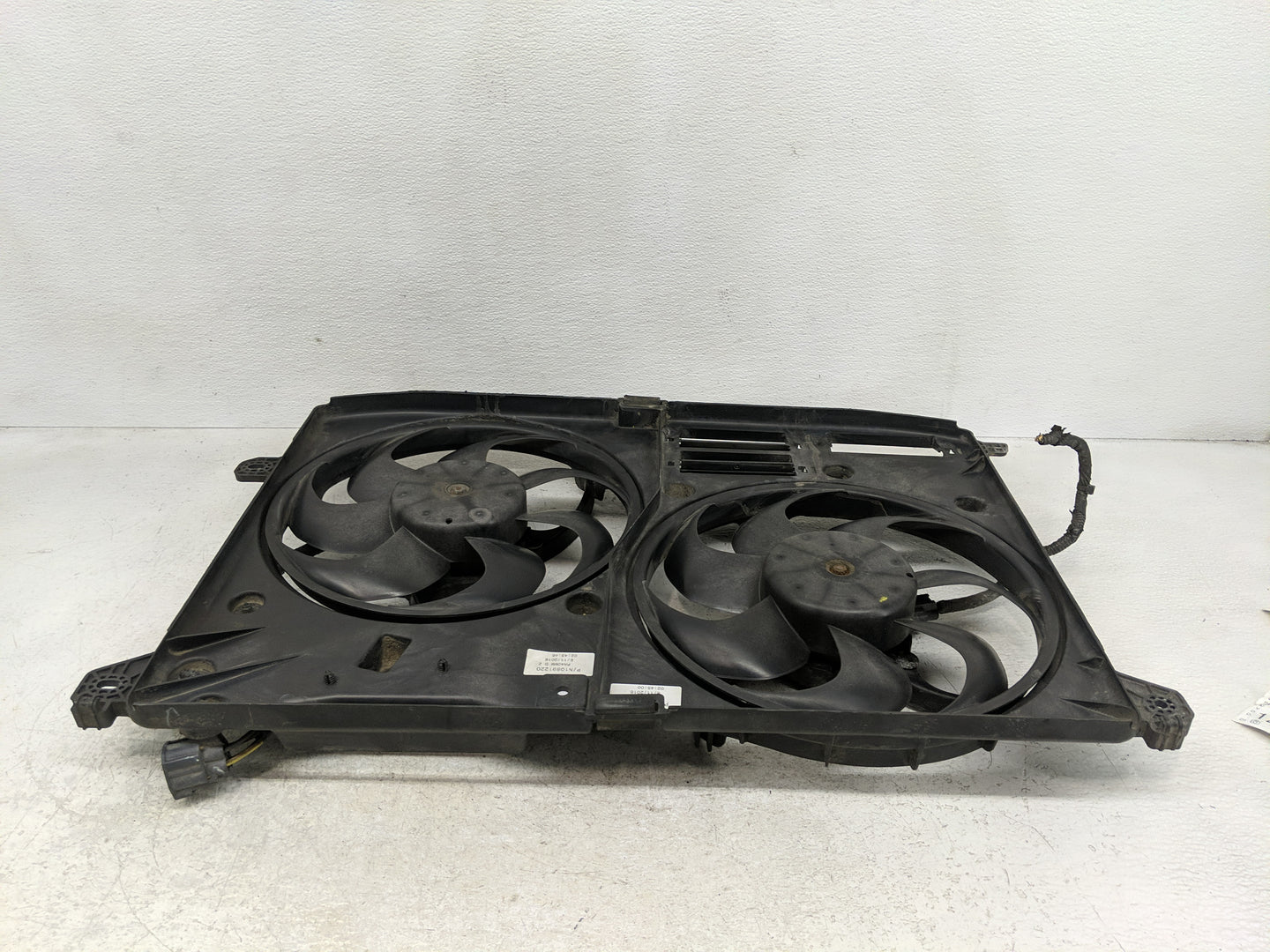 2016-2020 Lincoln Mkz Electric Radiator Cooling Fan Motor Assembly P/N:10891220 10891320 Fits Fits 2016 2017 2018 2019 2020 