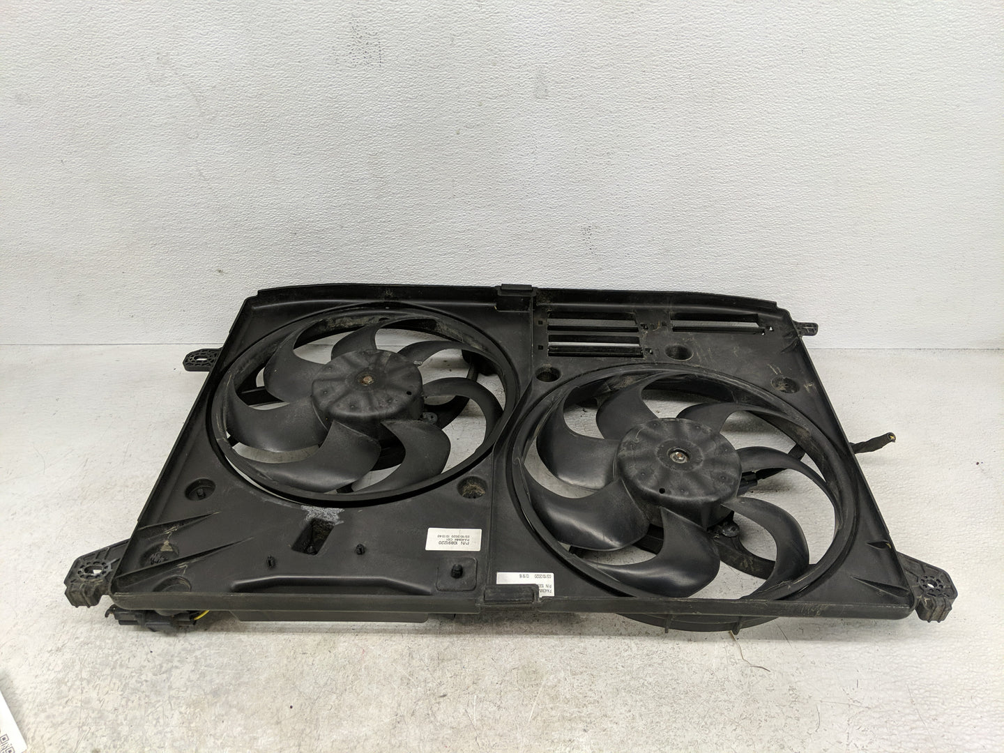 2016-2020 Lincoln Mkz Electric Radiator Cooling Fan Motor Assembly P/N:10891220 10891320 Fits Fits 2016 2017 2018 2019 2020 