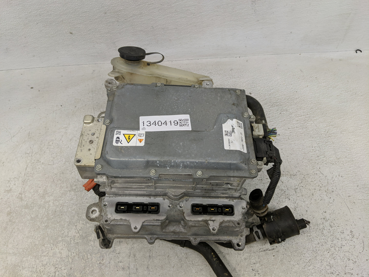 2013 Mkz Ac Dc Power Control Module Accessory Computer Power Inverter - Oemusedautoparts1.com