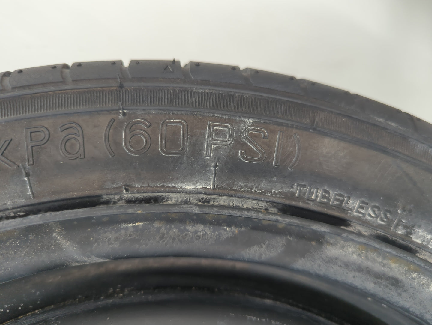 2013-2016 Lincoln Mkz Spare Donut Tire Wheel Rim Oem - Oemusedautoparts1.com