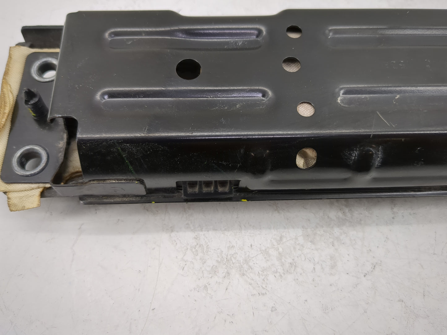 2013-2020 Lincoln Mkz Air Bag Passenger Right Knee OEM P/N:DG93 54045J76 BC3JA6 Fits Fits 2013 2014 2015 2016 2017 2018 2019