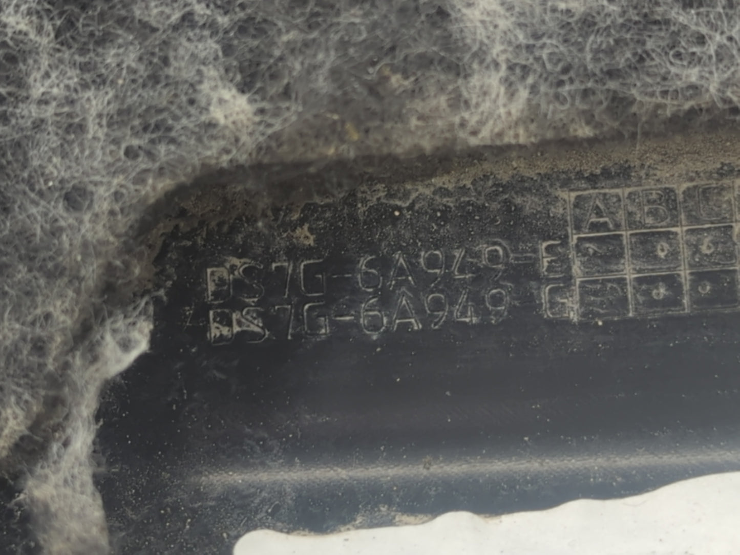 2016 Lincoln Mkz Engine Cover - Oemusedautoparts1.com