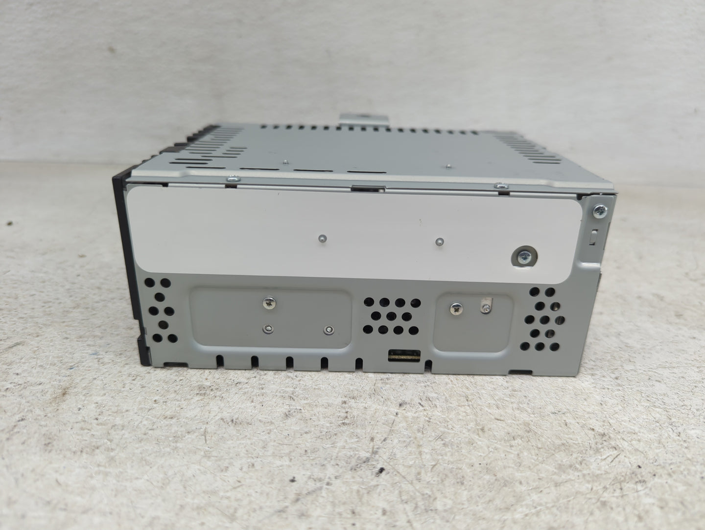 2015-2016 Lincoln Mkz Radio AM FM Cd Player Receiver Replacement P/N:FP5T-18D818-FA Fits Fits 2015 2016 OEM Used Auto Parts 