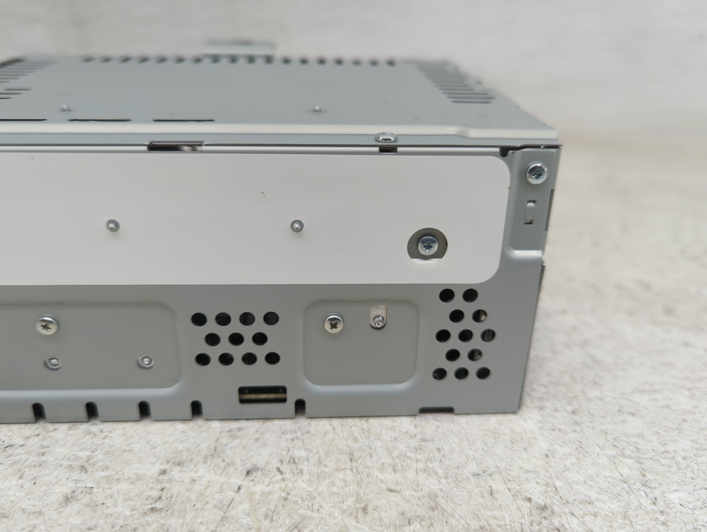 2015-2016 Lincoln Mkz Radio AM FM Cd Player Receiver Replacement P/N:FP5T-18D818-FA Fits Fits 2015 2016 OEM Used Auto Parts 