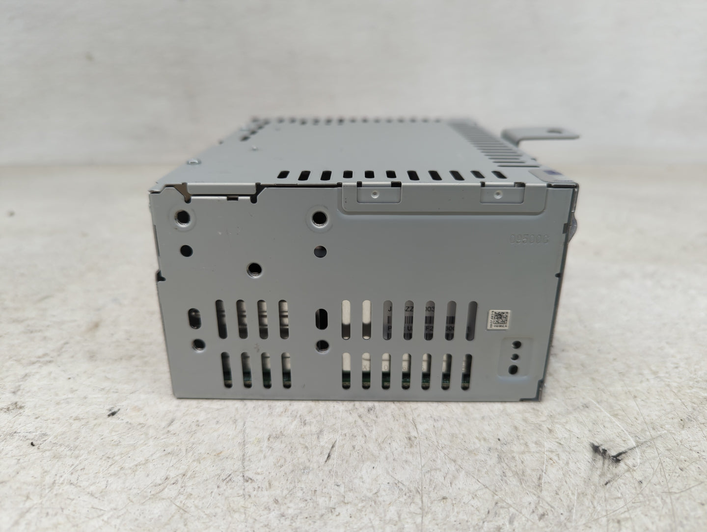 2015-2016 Lincoln Mkz Radio AM FM Cd Player Receiver Replacement P/N:FP5T-18D818-FA Fits Fits 2015 2016 OEM Used Auto Parts 