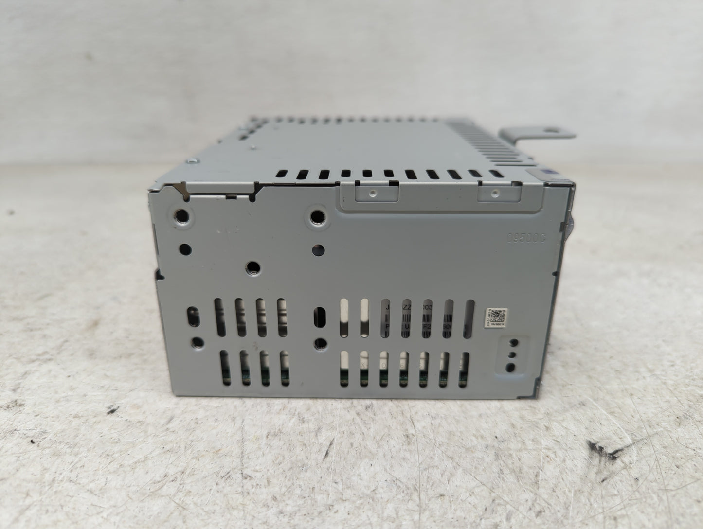 2015-2016 Lincoln Mkz Radio AM FM Cd Player Receiver Replacement P/N:FP5T-18D818-FA Fits Fits 2015 2016 OEM Used Auto Parts 