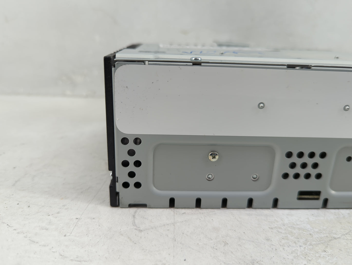 2016 Lincoln Mkz Radio AM FM Cd Player Receiver Replacement P/N:FP5T-18D818-EA Fits OEM Used Auto Parts - Oemusedautoparts1.