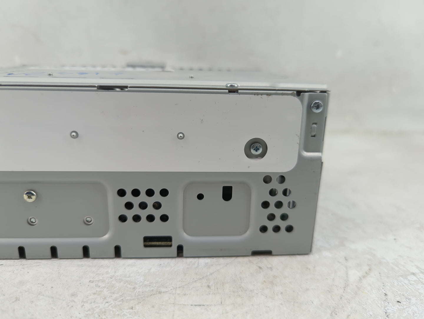 2016 Lincoln Mkz Radio AM FM Cd Player Receiver Replacement P/N:FP5T-18D818-EA Fits OEM Used Auto Parts - Oemusedautoparts1.