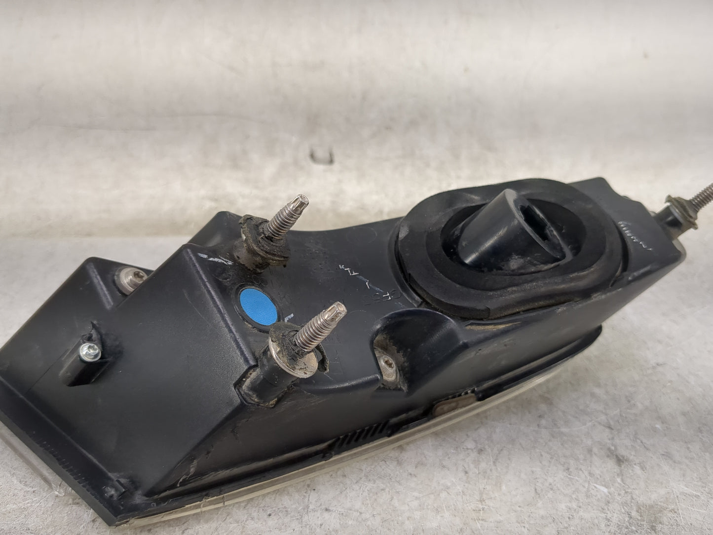 2013-2020 Lincoln Mkz Tail Light Assembly Passenger Right OEM Fits Fits 2013 2014 2015 2016 2017 2018 2019 2020 OEM Used Aut