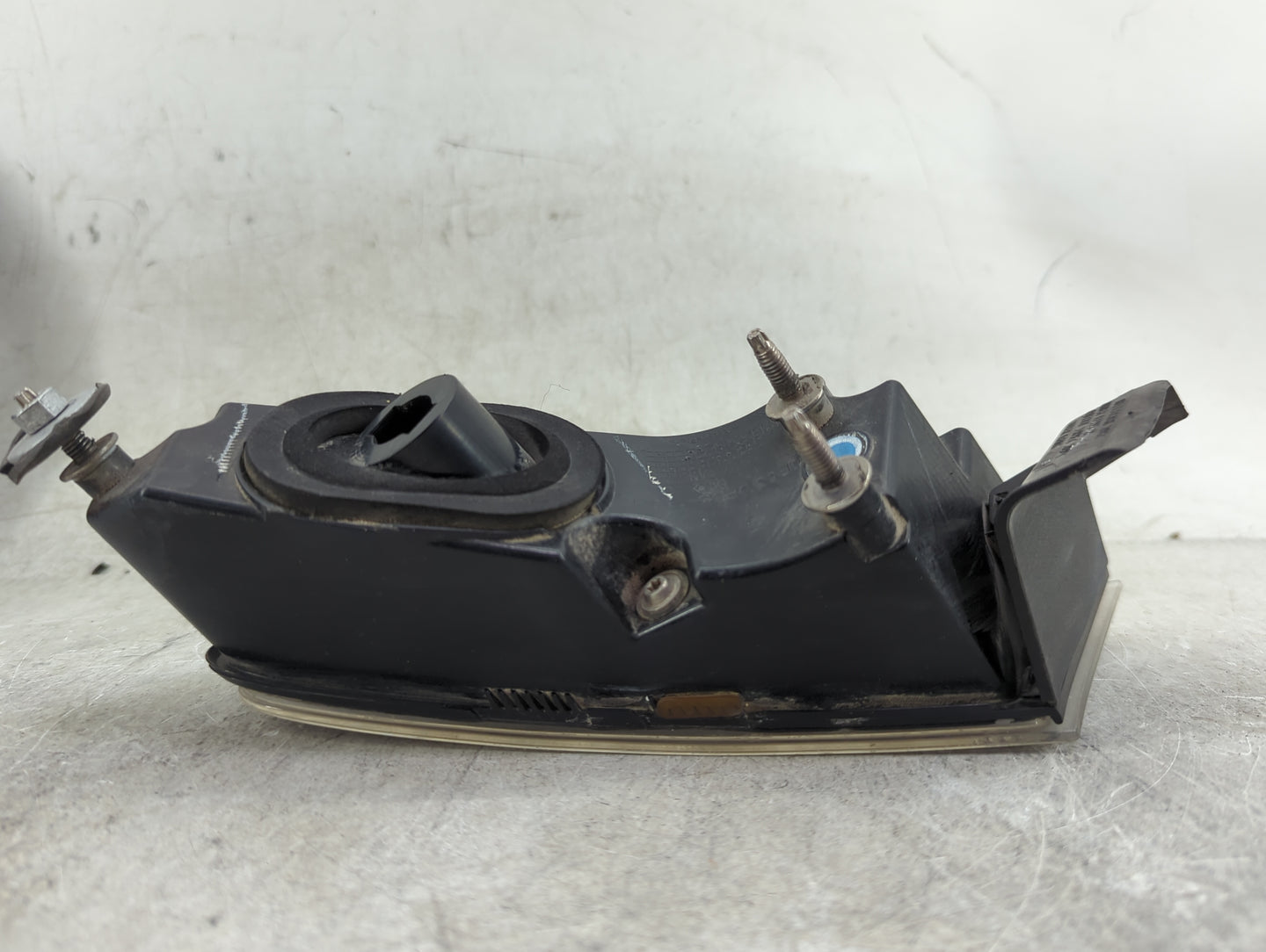 2013-2020 Lincoln Mkz Tail Light Assembly Driver Left OEM P/N:DP53-13405-AK Fits Fits 2013 2014 2015 2016 2017 2018 2019 202