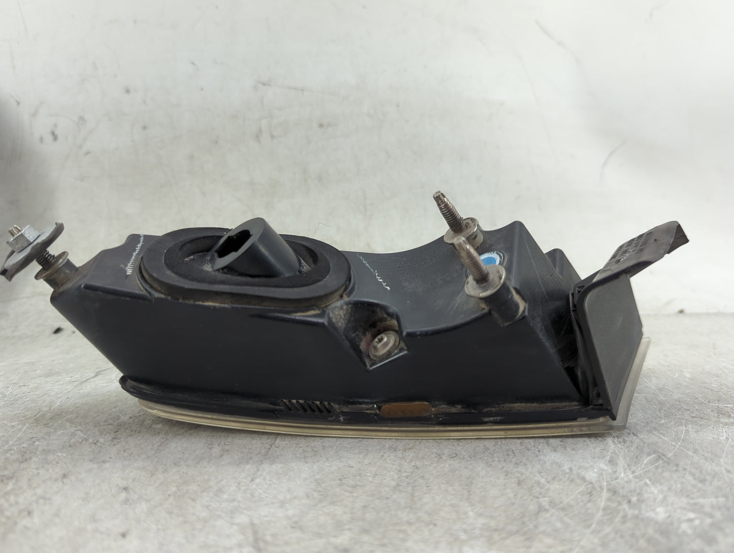 2013-2020 Lincoln Mkz Tail Light Assembly Driver Left OEM P/N:DP53-13405-AK Fits Fits 2013 2014 2015 2016 2017 2018 2019 202