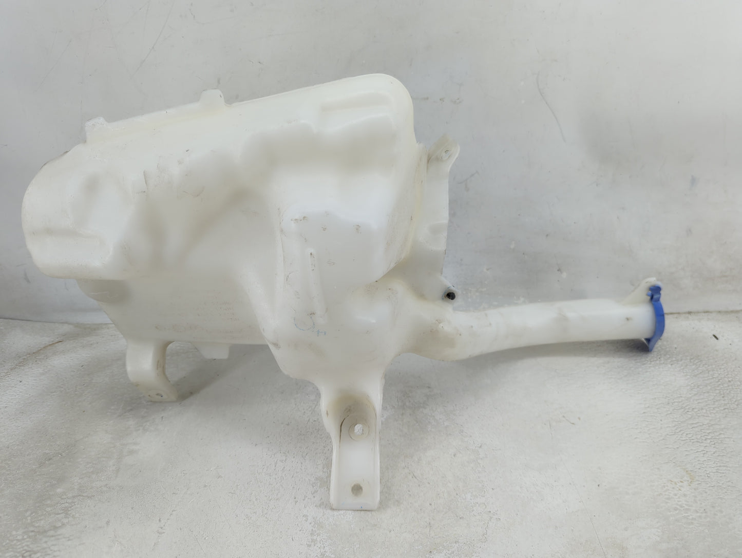 2013-2016 Lincoln Mkz Windshield Washer Fluid Reservoir Bottle Oem 1459444 - Oemusedautoparts1.com