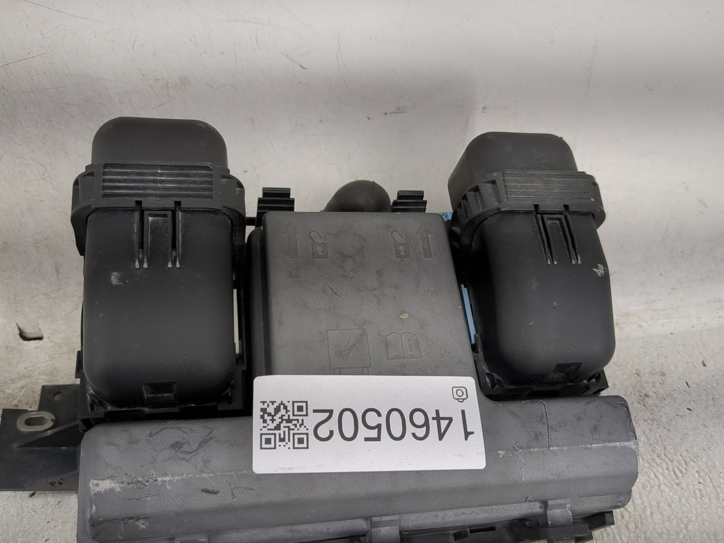 2015-2016 Lincoln Mkz Fusebox Fuse Box Panel Relay Module Fits Fits 2015 2016 OEM Used Auto Parts - Oemusedautoparts1.com