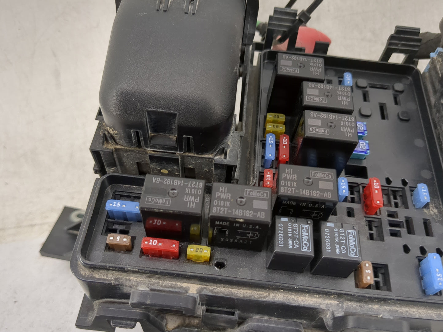 2015-2016 Lincoln Mkz Fusebox Fuse Box Panel Relay Module P/N:PA66-GF14 Fits Fits 2015 2016 OEM Used Auto Parts - Oemusedaut