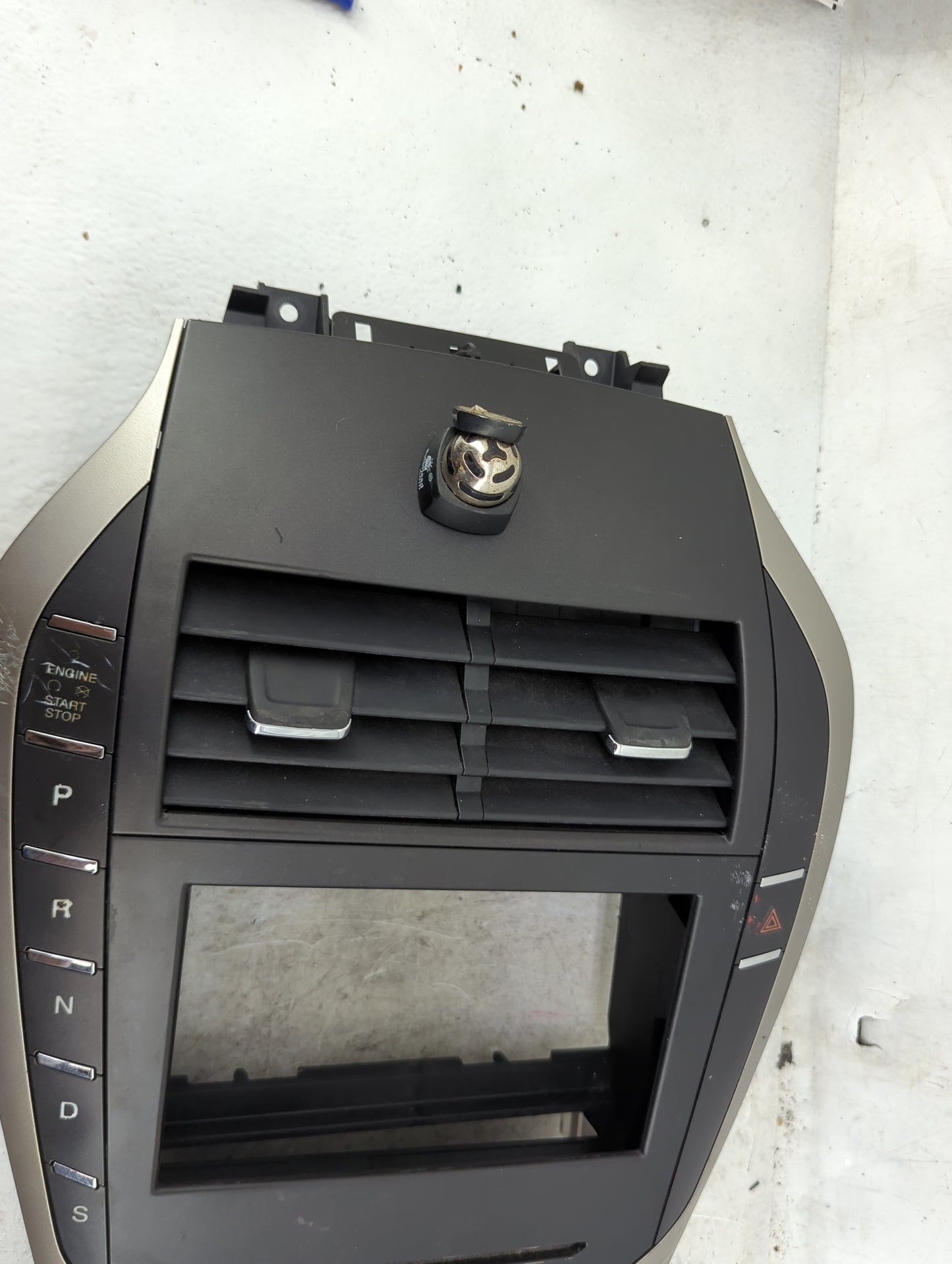 2014-2014 Lincoln Mkz Radio Control Panel 1489031 - Oemusedautoparts1.com