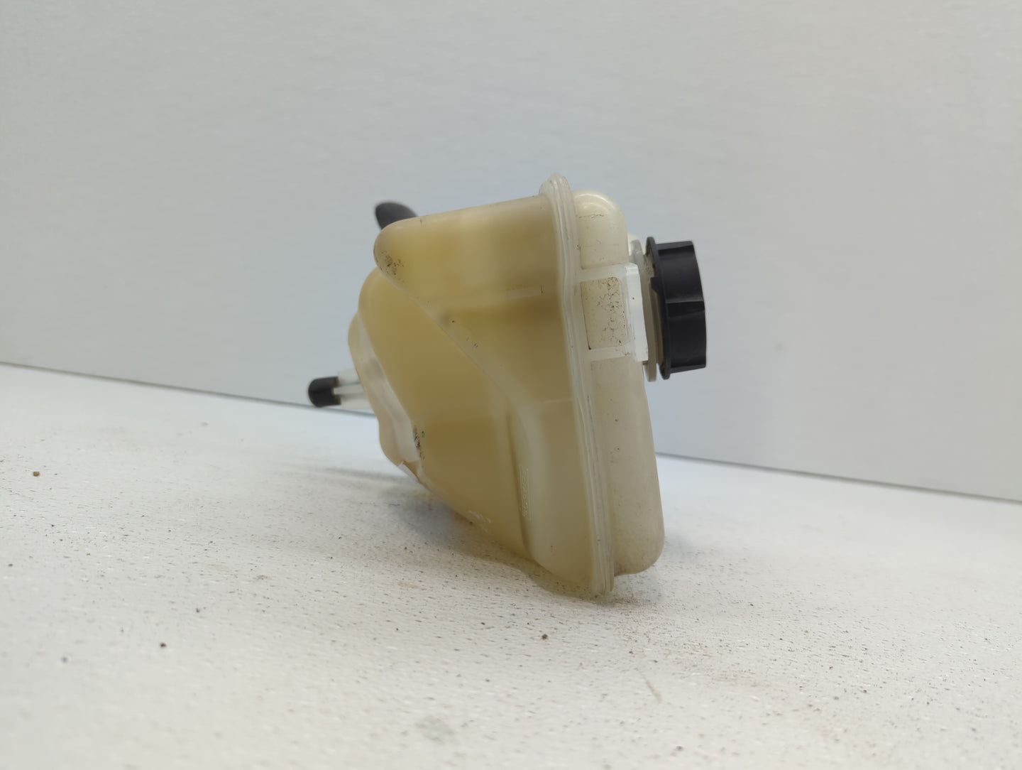 2013-2020 Lincoln Mkz Radiator Coolant Overflow Expansion Tank Bottle - Oemusedautoparts1.com