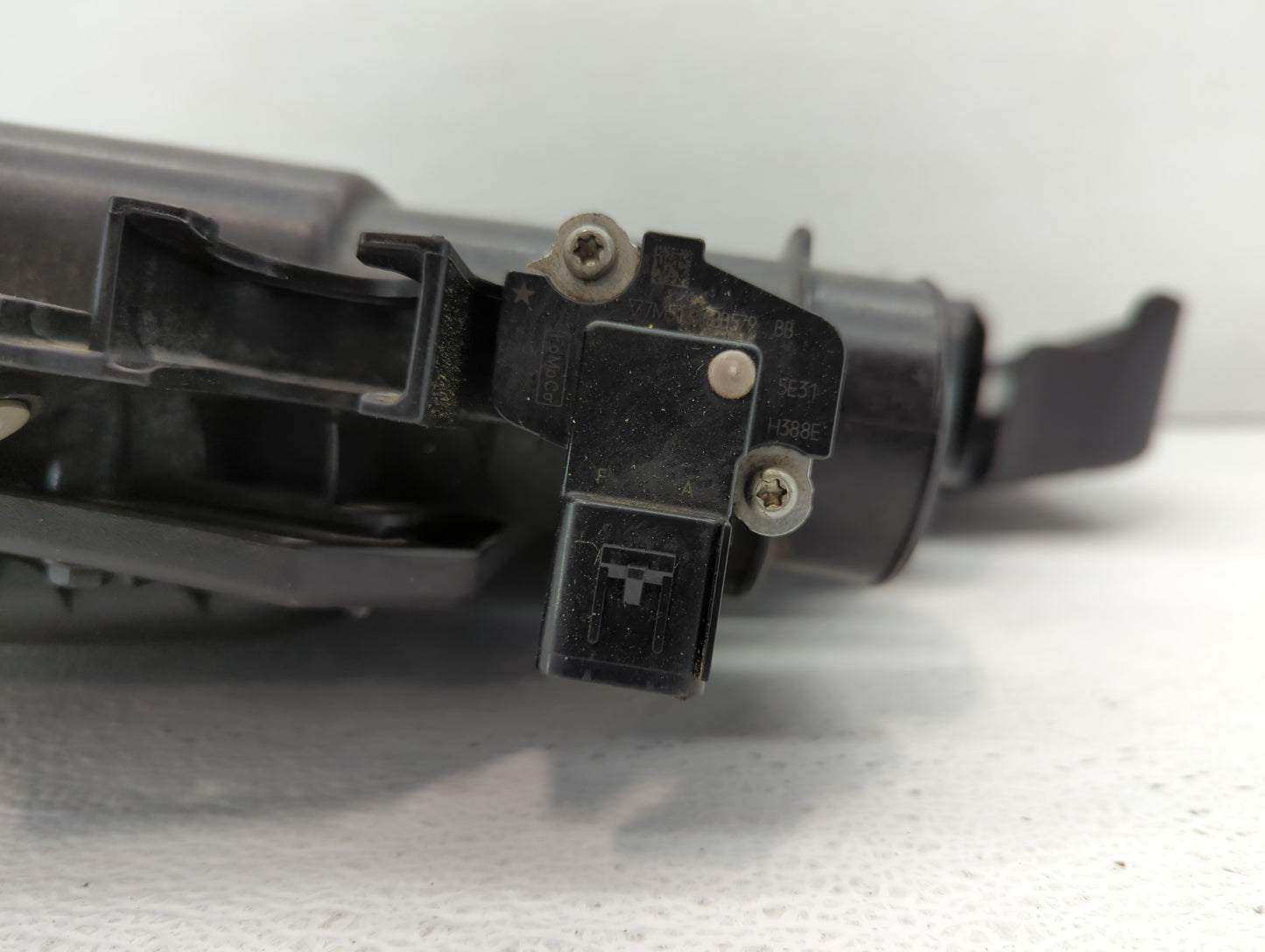 2016 Lincoln Mkz Engine Cover - Oemusedautoparts1.com