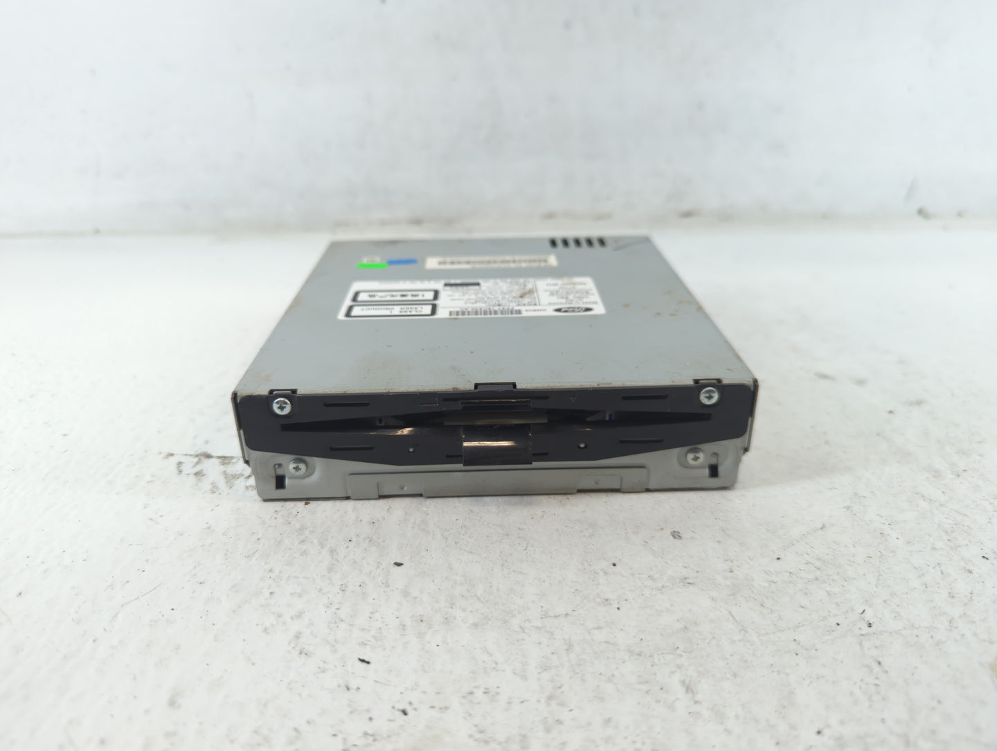 2015-2016 Lincoln Mkz Radio AM FM Cd Player Receiver Replacement P/N:FP5T-18C830-AC Fits Fits 2015 2016 OEM Used Auto Parts 