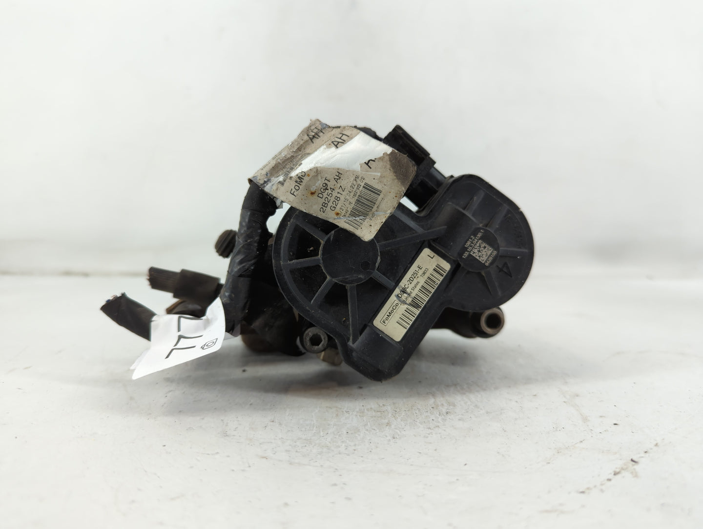 2013-2020 Lincoln Mkz Front Driver Left Brake Caliper - Oemusedautoparts1.com